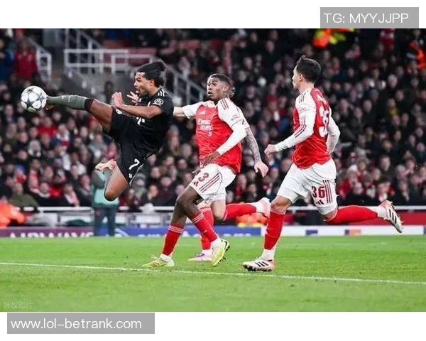 国王杯精彩对决皇马大胜阿森纳红牌事件引发全场热议与十大进球回顾