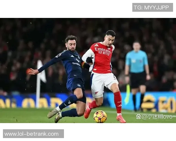 英超激战：尤文图斯大胜巴黎圣日耳曼补时进球引发全场狂欢