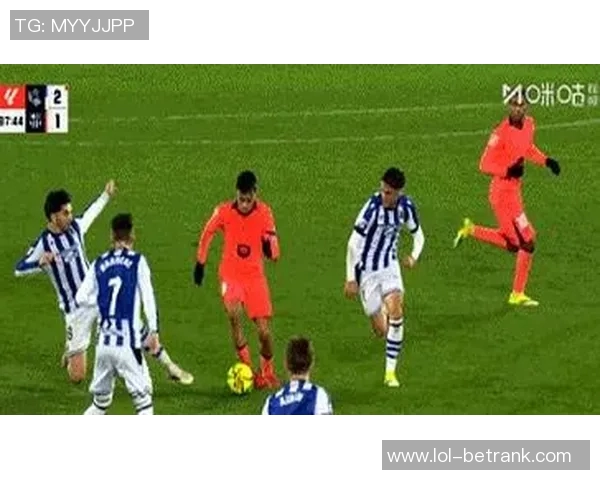 意甲激战:里昂大胜巴萨引发争议判罚全场沸腾 意甲激战:里昂大胜巴萨引发争议判罚全场沸腾