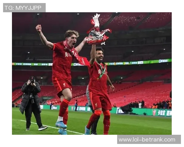 德甲惊天冷门曼联逆转利物浦引发全场狂欢