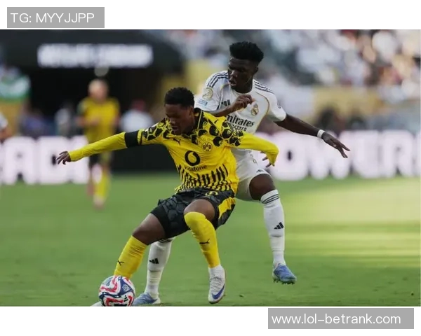 足总杯精彩对决皇马逆转多特蒙德补时绝杀引爆全场热情 足总杯精彩对决皇马逆转多特蒙德补时绝杀引爆全场热情