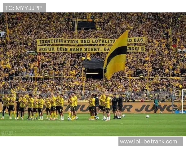 中超激战巴萨逆转多特蒙德2比1惊险胜利引发全场沸腾 中超激战巴萨逆转多特蒙德2比1惊险胜利引发全场沸腾