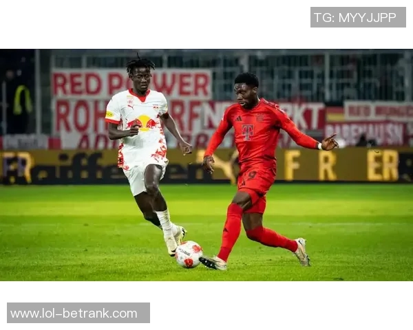 友谊赛精彩对决尤文图斯与拜仁战成平局全场热情高涨