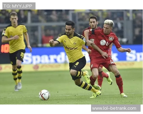 德甲经典对决拜仁险胜多特蒙德红牌风波引发全场热议与十大精彩进球回顾 德甲经典对决拜仁险胜多特蒙德红牌风波引发全场热议与十大精彩进球回顾