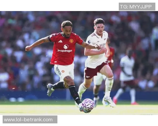 德甲焦点战曼城与皇马激战成平局争议判罚引发全场热议