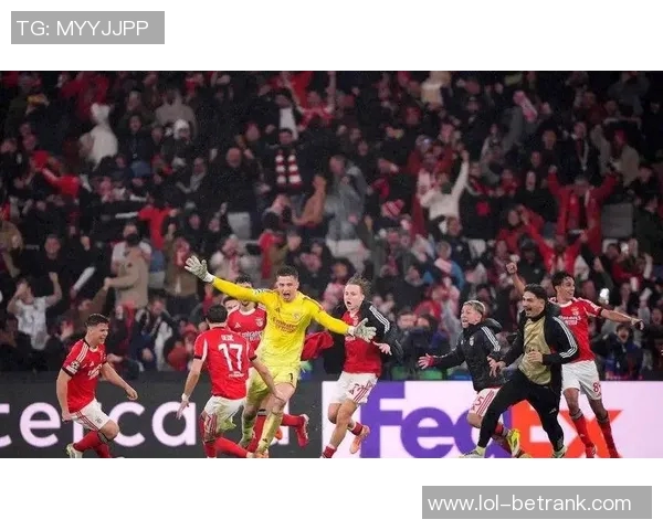 本菲卡逆转巴黎圣日耳曼友谊赛绝杀瞬间引发全场狂欢集锦回顾