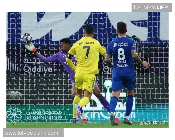 中超赛场惊现冷门巴黎圣日耳曼逆转那不勒斯点球大战引发全场狂欢